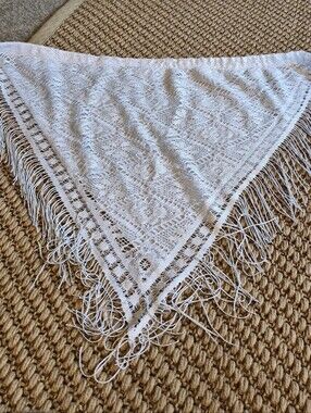 debut White Lace Fringe Triangle Shawl